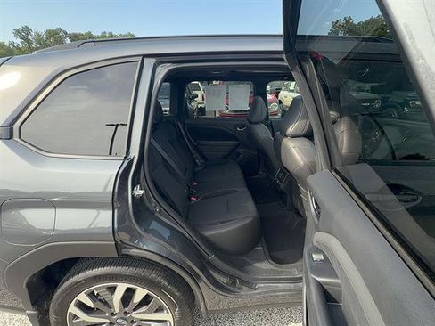 Used 2025 Subaru Forester Touring AWD/4WD image 21