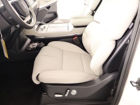 New 2026 Lincoln Navigator Premiere AWD/4WD image 11