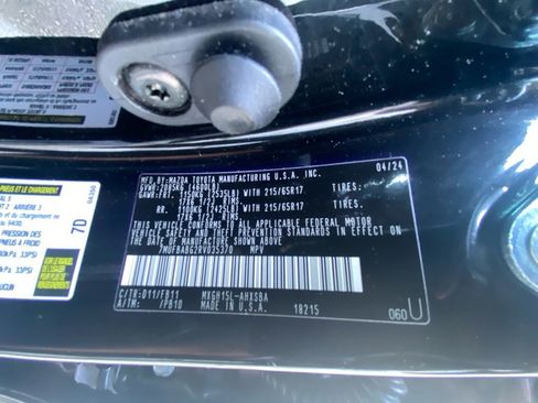 Used 2024 Toyota Corolla Cross AWD Hybrid w/ Moonroof Package image 28