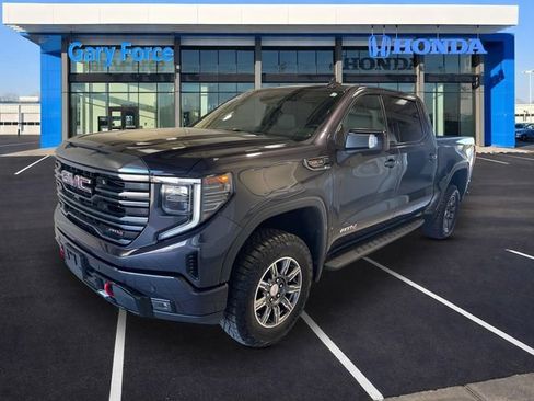 Used 2024 GMC Sierra 1500 AT4 w/ Technology Package AWD/4WD image 4