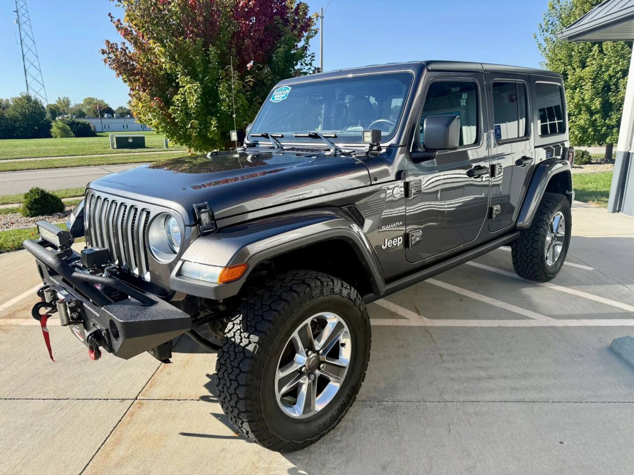 Used 2018 Jeep Wrangler Unlimited Sahara AWD/4WD image 4