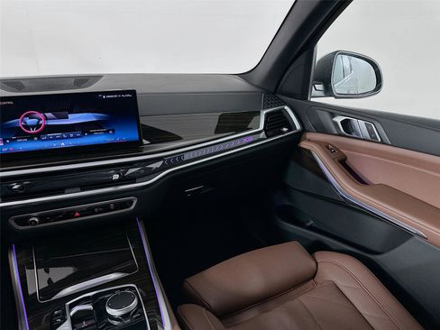 Certified 2024 BMW X5 xDrive40i w/ Parking Assistance Package image 24