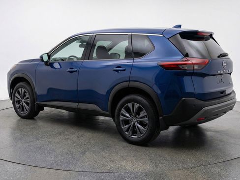 Used 2025 Nissan Rogue SV AWD/4WD image 6