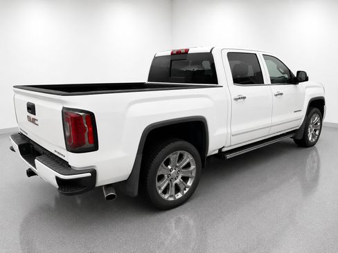 Used 2017 GMC Sierra 1500 Denali w/ Denali Ultimate Package AWD/4WD image 2
