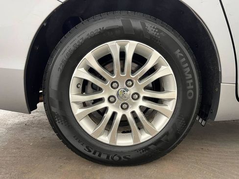 Used 2013 Toyota Sienna Limited w/ Premium Pkg AWD/4WD image 35