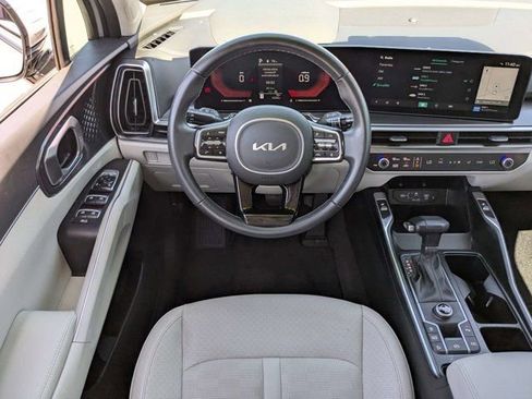 Used 2025 Kia Sorento S w/ Panoramic Sunroof Package FWD image 16