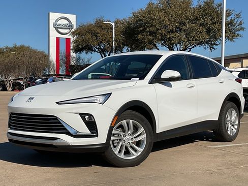 Used 2025 Buick Envista Preferred image 2