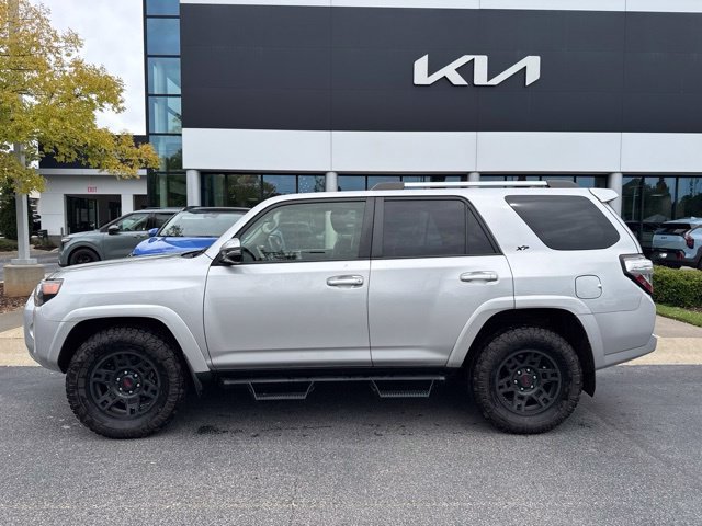 Used 2023 Toyota 4Runner SR5 Premium w/ Moonroof Package RWD image 2