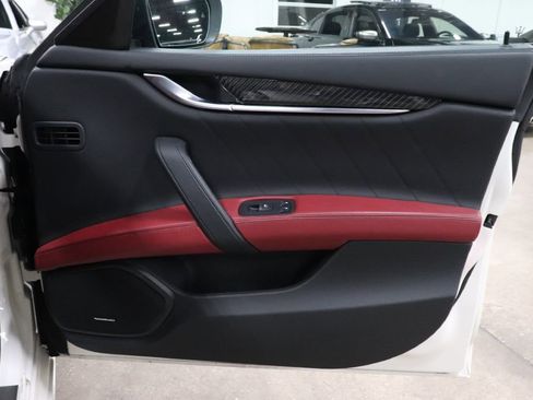 Used 2022 Maserati Ghibli Modena Q4 image 24