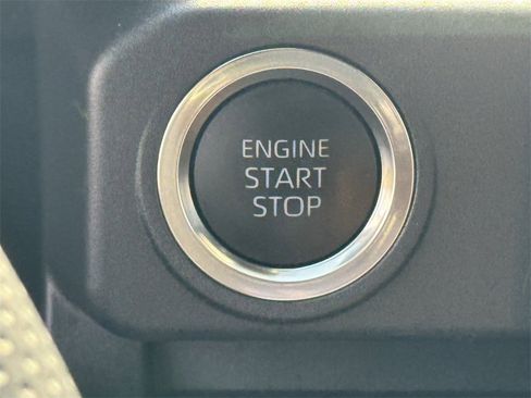 Used 2025 Toyota 4Runner SR5 image 17