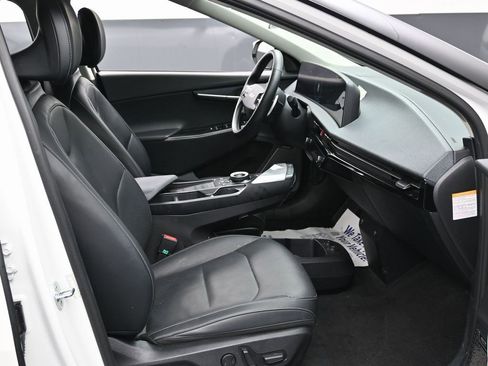 Used 2022 Kia EV6 Wind image 34