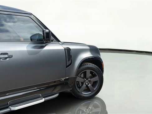 Used 2024 Land Rover Defender 90 Carpathian Edition image 49