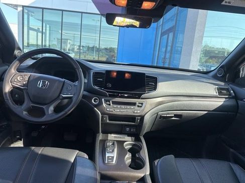 Used 2023 Honda Passport TrailSport image 13