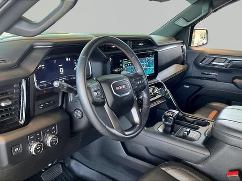 Used 2023 GMC Sierra 1500 AT4 w/ Technology Package AWD/4WD image 12
