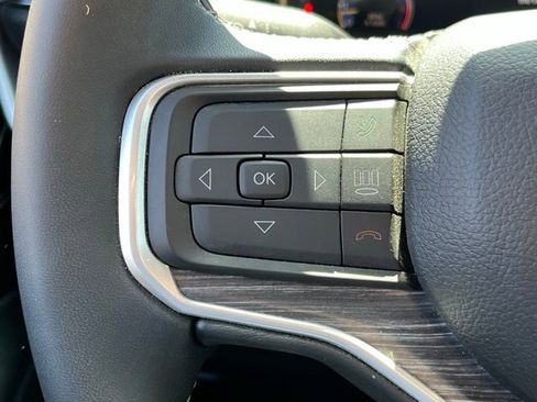 Used 2023 Jeep Wagoneer L Series III w/ Rear Seat Video Group 1 AWD/4WD image 19