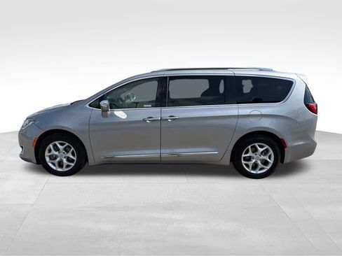 Used 2020 Chrysler Pacifica Limited FWD image 4