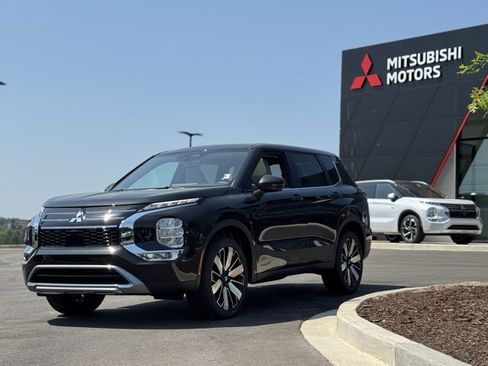 New 2025 Mitsubishi Outlander SE image 7