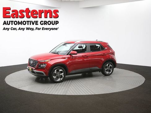 Used 2022 Hyundai Venue SEL image 56