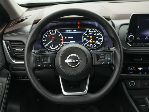 Used 2023 Nissan Rogue SV AWD/4WD image 13