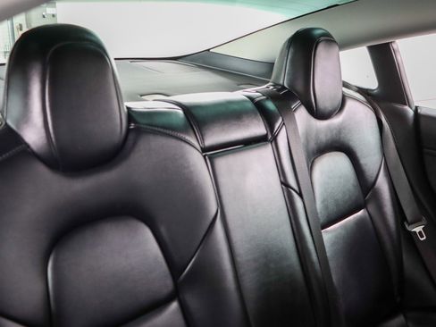 Used 2022 Tesla Model 3 Long Range image 25