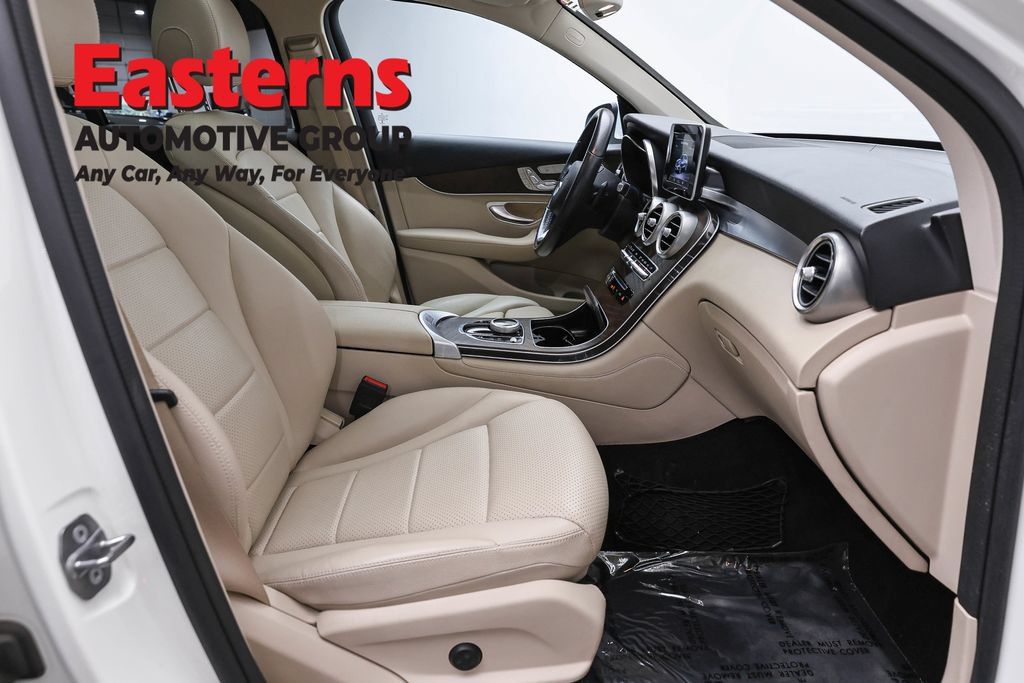 Used 2019 Mercedes-Benz GLC 300 4MATIC image 26