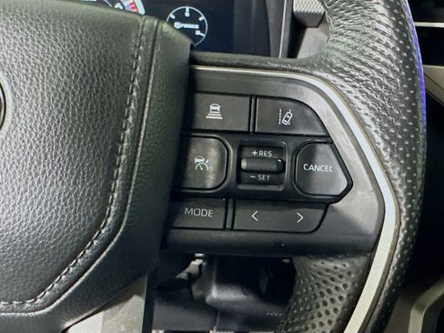 Used 2025 Toyota Tundra Limited AWD/4WD image 17
