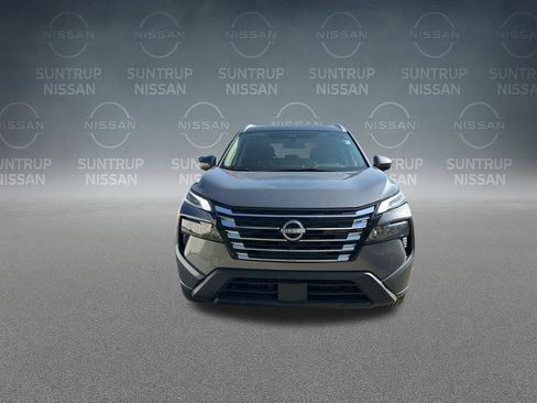 Used 2025 Nissan Rogue SV w/ SV Premium Package FWD image 10