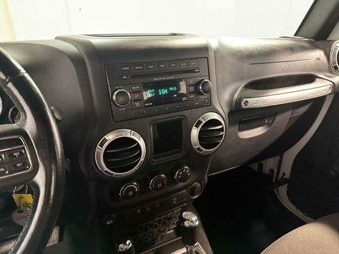 Used 2018 Jeep Wrangler Rubicon w/ Trailer Tow Group AWD/4WD image 60
