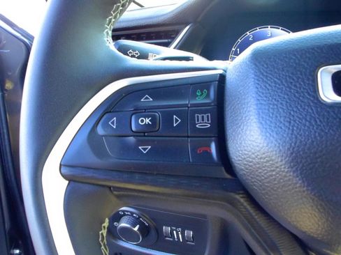 Used 2023 Jeep Grand Cherokee Altitude AWD/4WD image 16