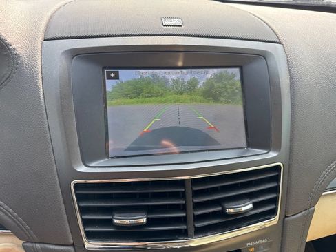 Used 2019 Lincoln MKT AWD image 15