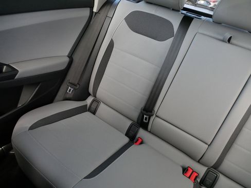 Certified 2023 Volkswagen Taos SE w/ Panoramic Sunroof Package image 12