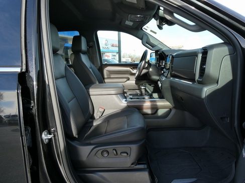 Used 2023 GMC Sierra 1500 SLT w/ SLT Premium Package image 15