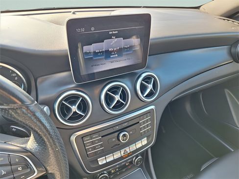 Used 2019 Mercedes-Benz CLA 250 image 13