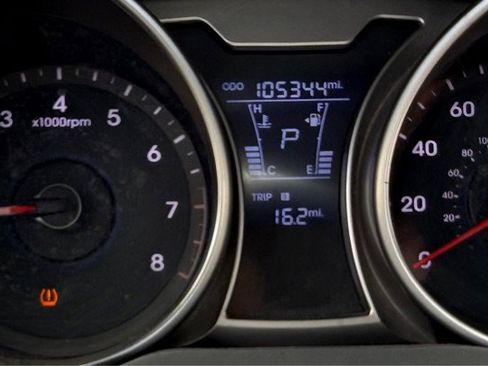 Used 2013 Hyundai Veloster RE:MIX Edition FWD image 32