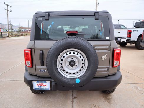 New 2025 Ford Bronco 4-Door image 21