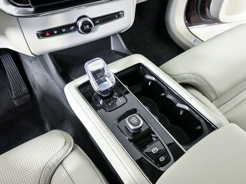 New 2026 Volvo XC90 B6 Ultra w/ Protection Package AWD/4WD image 17