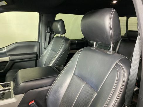 Used 2019 Ford F150 Lariat w/ Equipment Group 502A Luxury image 9