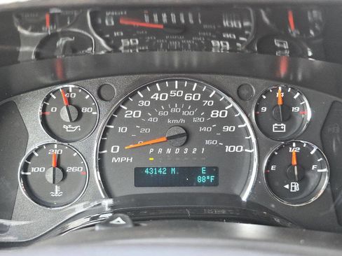 Used 2013 GMC Savana 1500 image 29