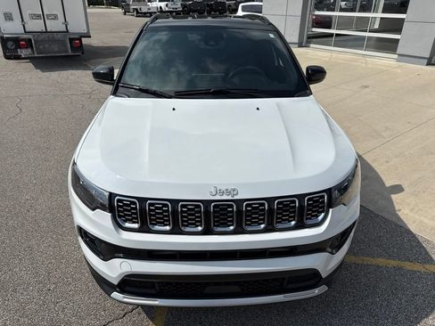 Used 2025 Jeep Compass Limited AWD/4WD image 11