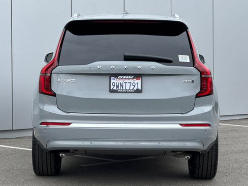 Used 2026 Volvo XC90 B5 Core AWD/4WD image 4