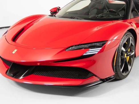 Certified 2025 Ferrari SF90 Spider image 31