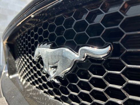 Used 2018 Ford Mustang GT RWD image 36