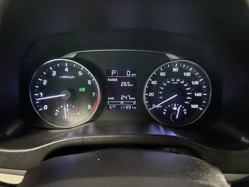 Used 2017 Hyundai Elantra SE image 19