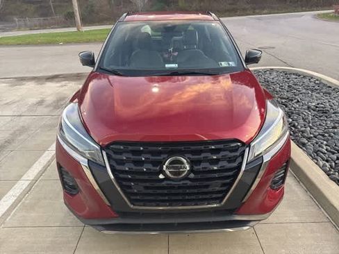 Used 2021 Nissan Kicks SR w/ SR Premium Package image 2