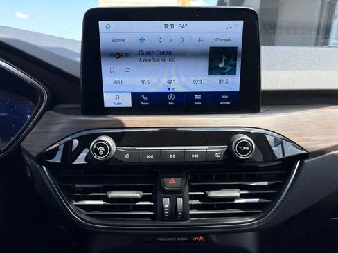 Used 2020 Ford Escape Titanium AWD/4WD image 13