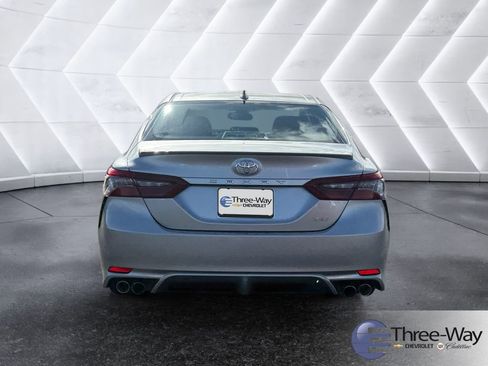 Used 2024 Toyota Camry XSE FWD image 4