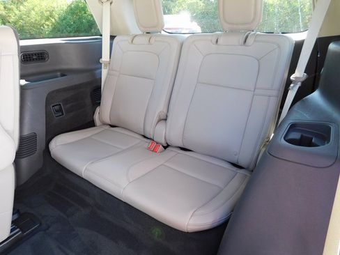 Used 2023 Lincoln Aviator Grand Touring w/ Elements Package Plus image 33