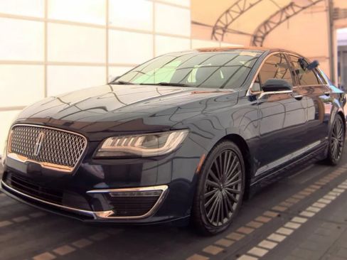 Used 2018 Lincoln MKZ Reserve FWD image 3