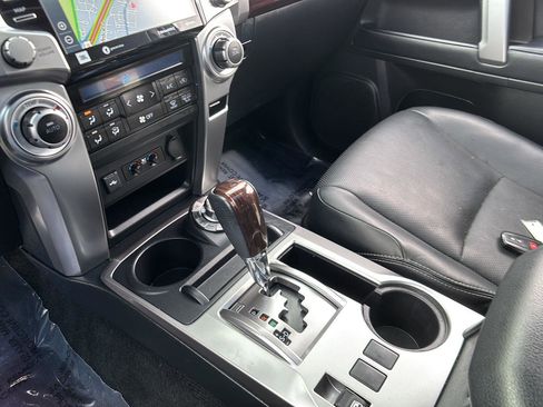 Used 2023 Toyota 4Runner Limited AWD/4WD image 32