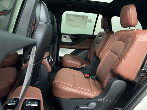 New 2026 Lincoln Aviator Reserve image 33